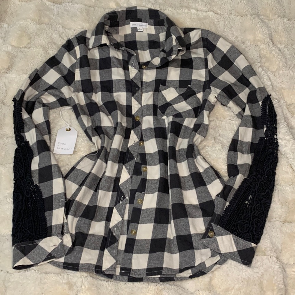Coco + Jameson Plaid NWT lace sleeve size small